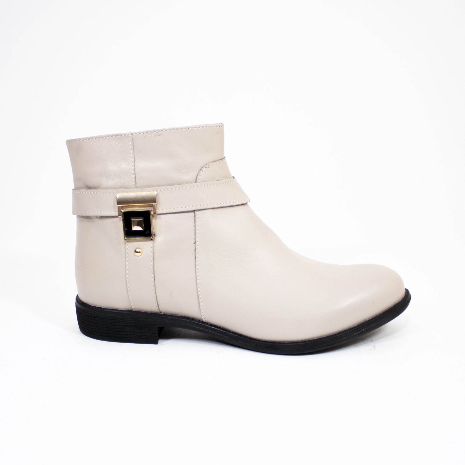 Cristina Oricine isi poate gasi parechea